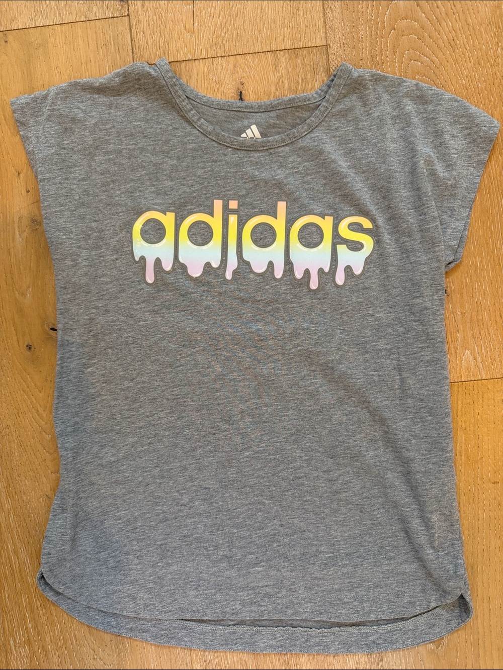 adidas Girls' Gray Tee with Pastel Drip Logo